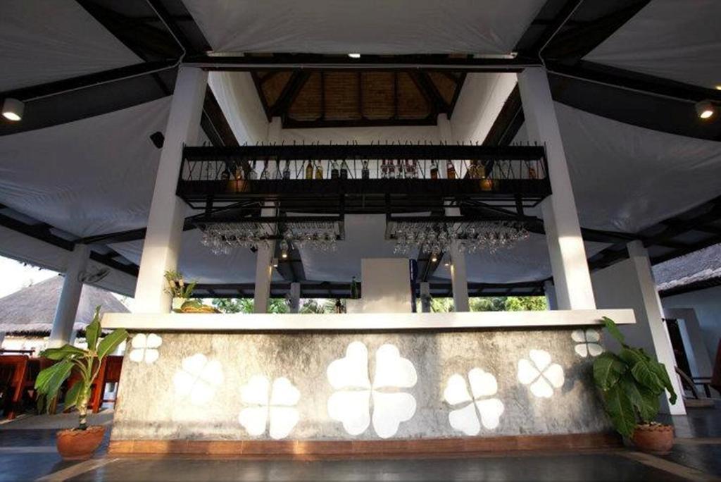 Hutcha Resort หาดแม่น้ำ ภายนอก รูปภาพ
